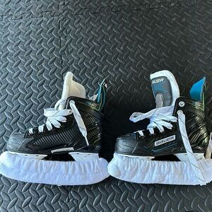Bauer Ice Hockey Skates - barely worn